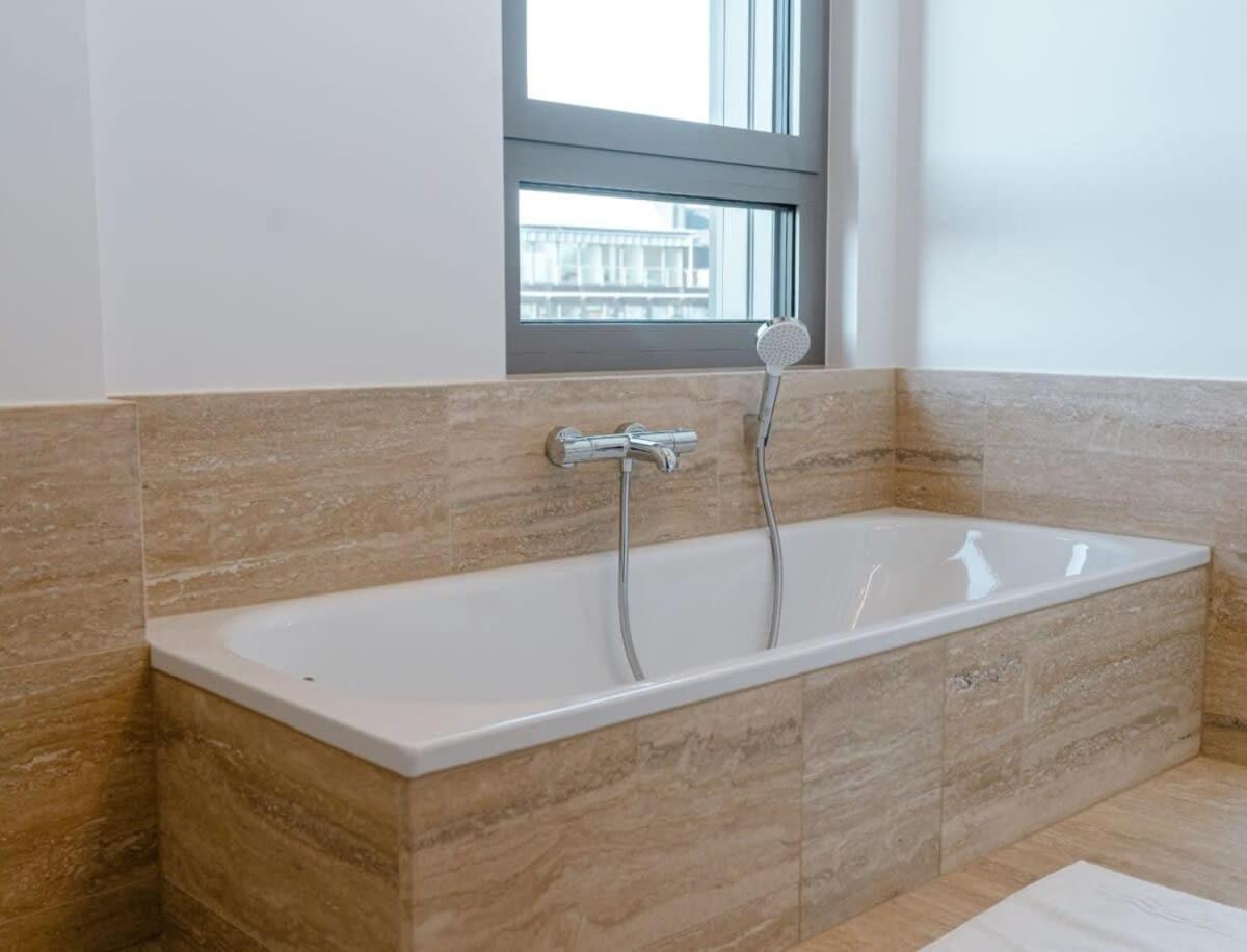 City Luxury With City Views In Ville Haute Люксембург Екстер'єр фото